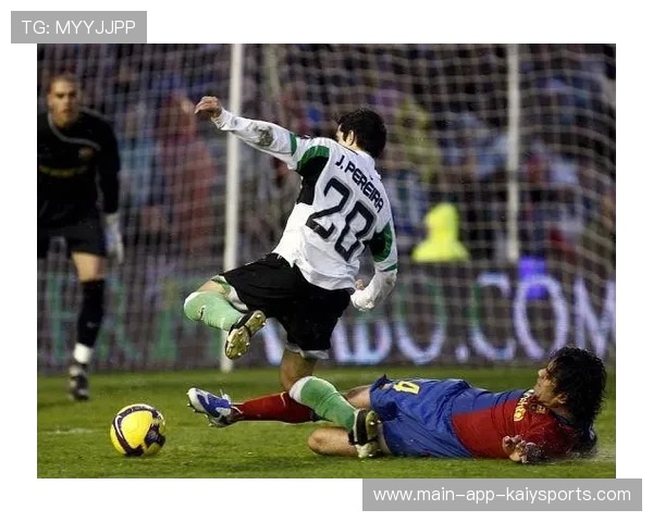 巴萨红牌事件暴露出球队心理承受力不足 巴萨红牌事件暴露出球队心理承受力不足