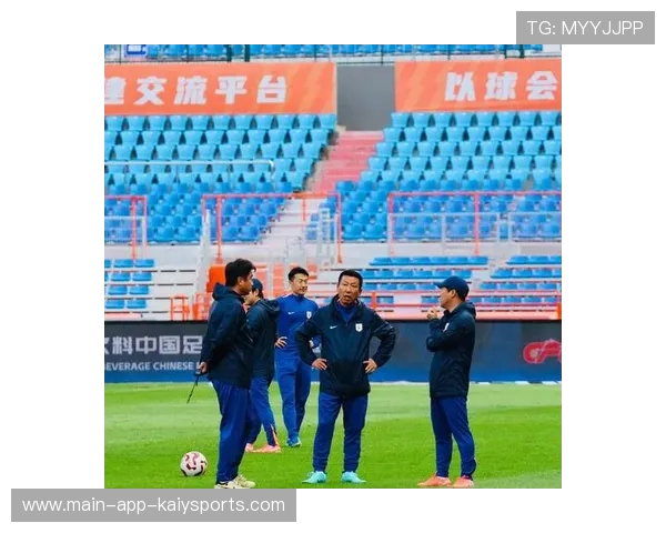 球员训练及赛前准备全记录,正式比赛开始前球员必须佩戴的装备有 球员训练及赛前准备全记录,正式比赛开始前球员必须佩戴的装备有