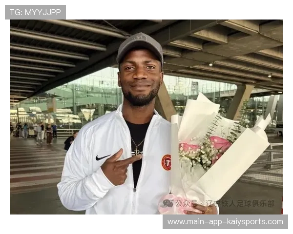 辽宁铁人瓦吉奇抢点到位,门前包抄差一步碰到 辽宁铁人瓦吉奇抢点到位,门前包抄差一步碰到